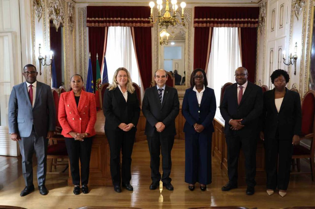 Presidente do Tribunal Administrativo de Moçambique e Vice-Presidente do Supremo Tribunal Administrativo Austríaco