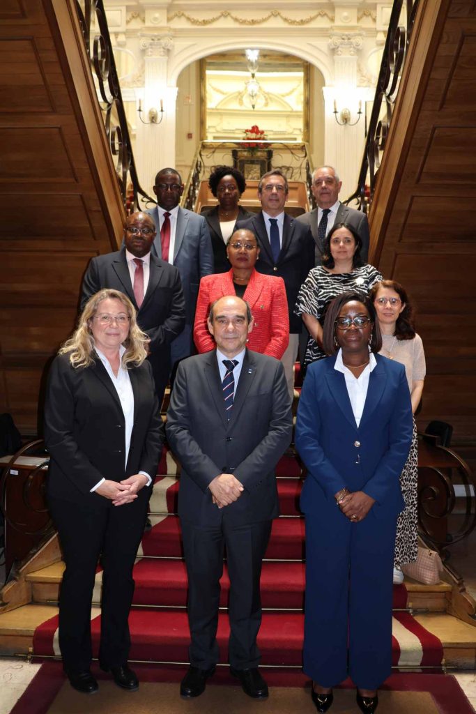 Presidente do Tribunal Administrativo de Moçambique e Vice-Presidente do Supremo Tribunal Administrativo Austríaco